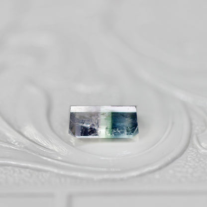 パーティーカラードトルマリン 0.74ct エメラルドカット 6.7mm×4.5mm×2.8mm【MJ2661】