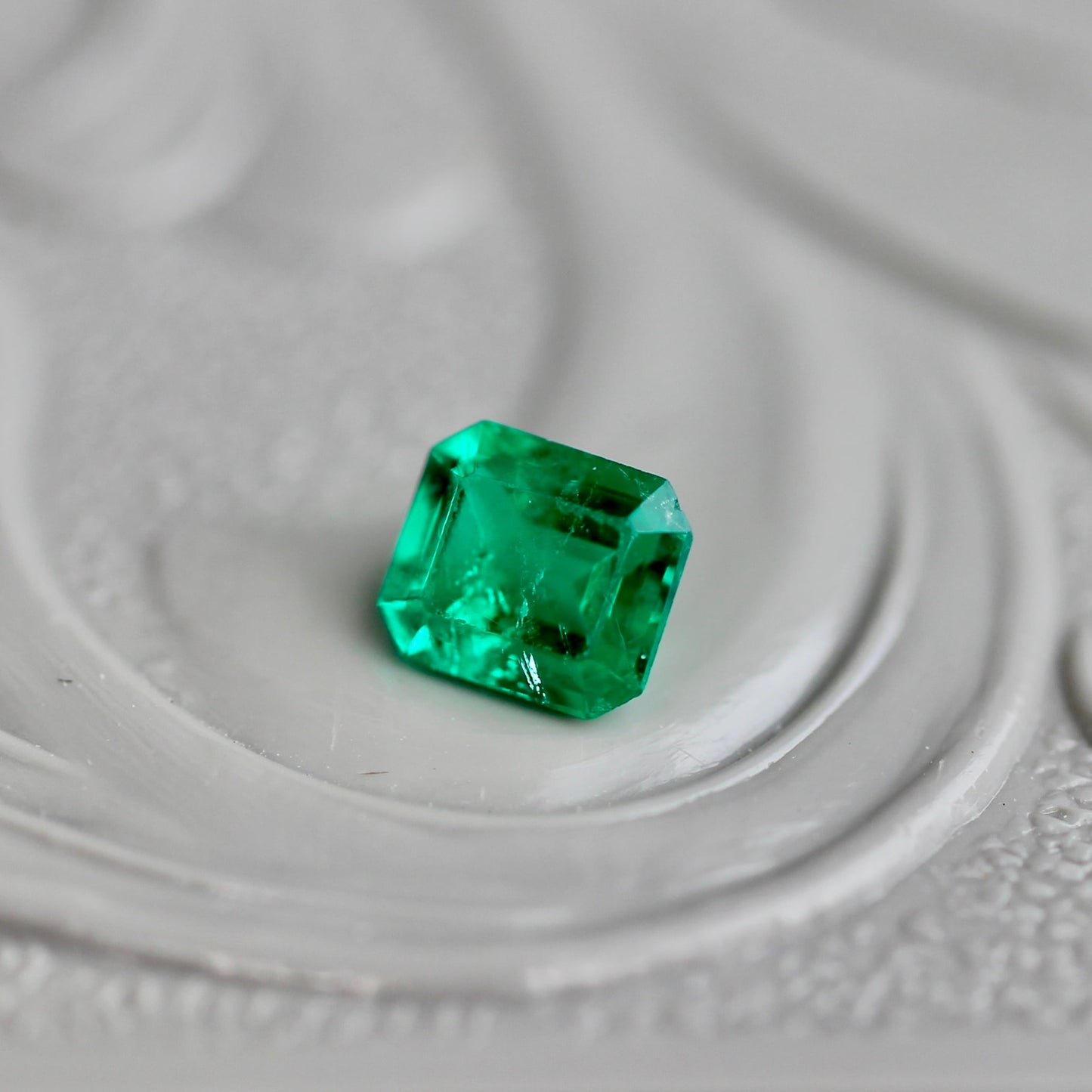 エメラルドカット エメラルド 0.19ct 3.8mm×3.2mm-2.1mm 【MJ2474】