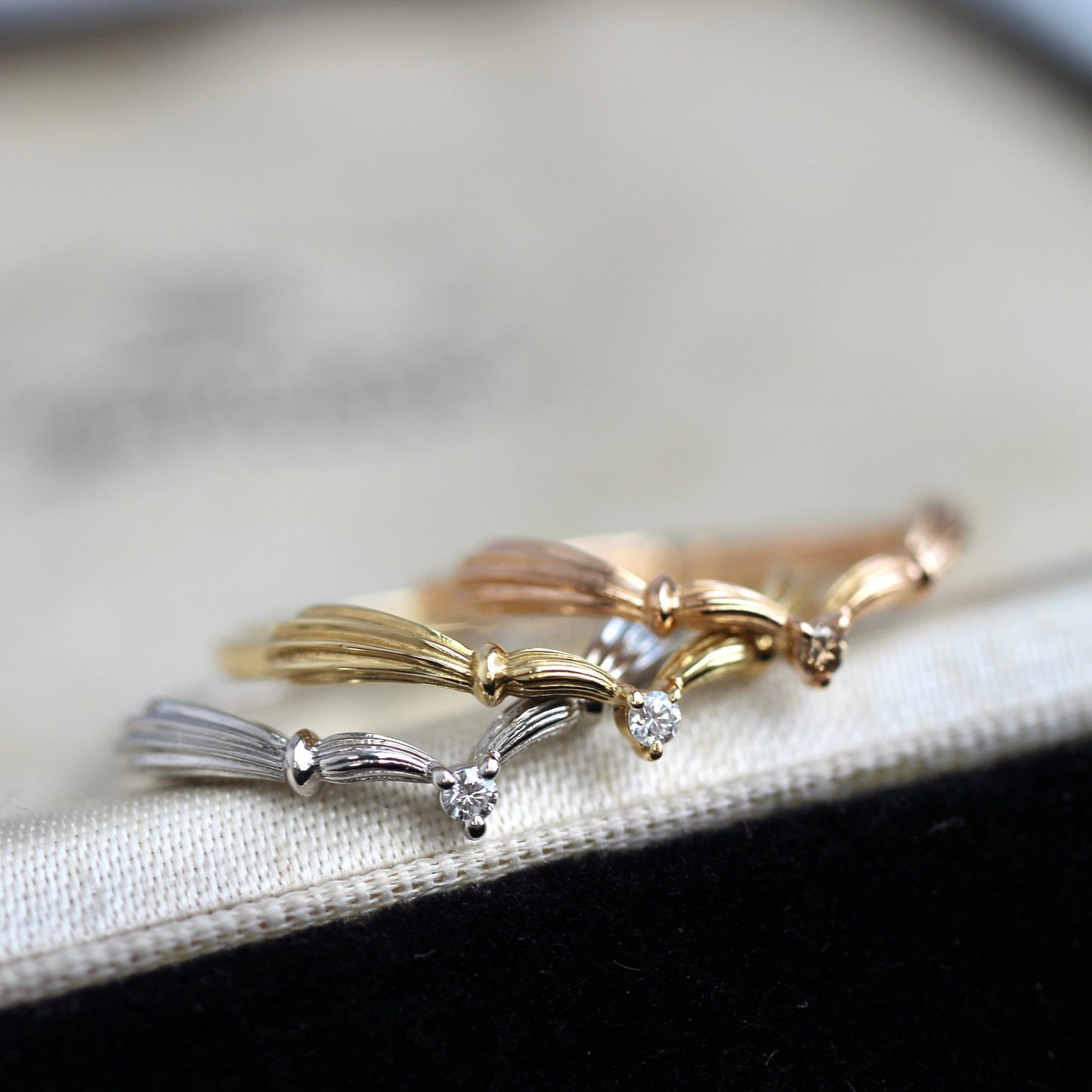 アンティークVリング ダイヤモンド0.02ct VSクラス 【MJ2503】