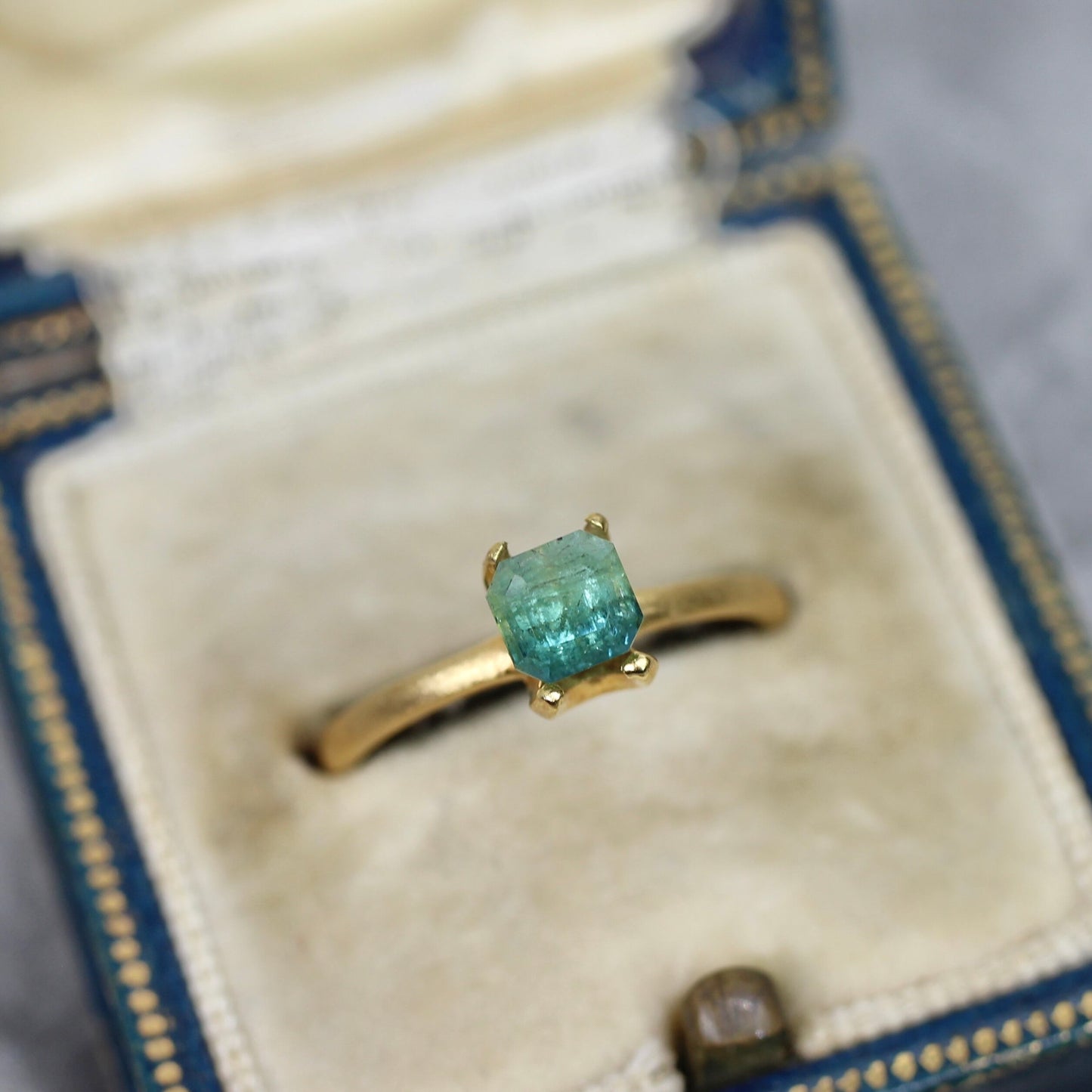 エメラルドカット バイカラートルマリン 0.88ct 4.6mm×4.3mm-4.0mm 【MJ2519】