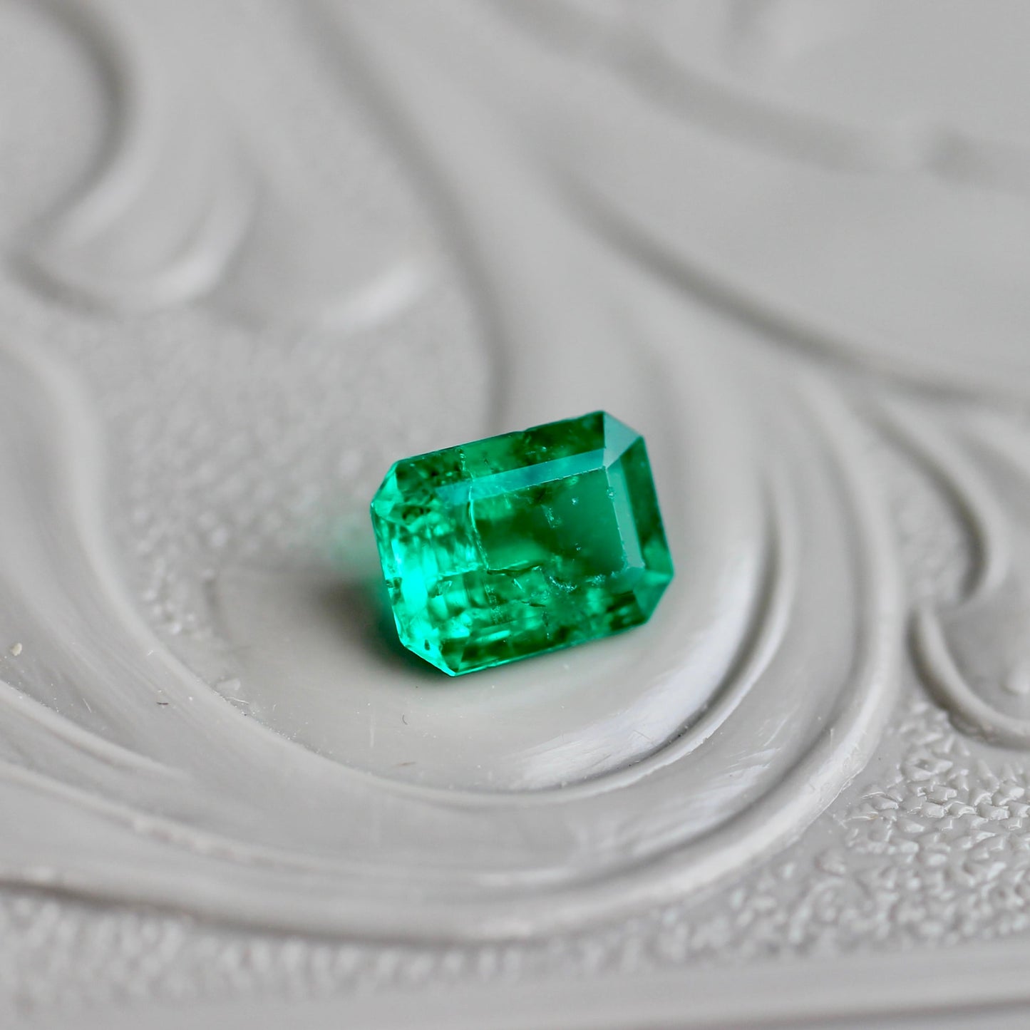 エメラルドカット エメラルド 0.34ct 5.0mm×3.6mm-2.4mm 【MJ2475】