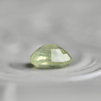 非加熱サファイア 0.44ct 5mm×4mm オーバルカット 【MJ2435】