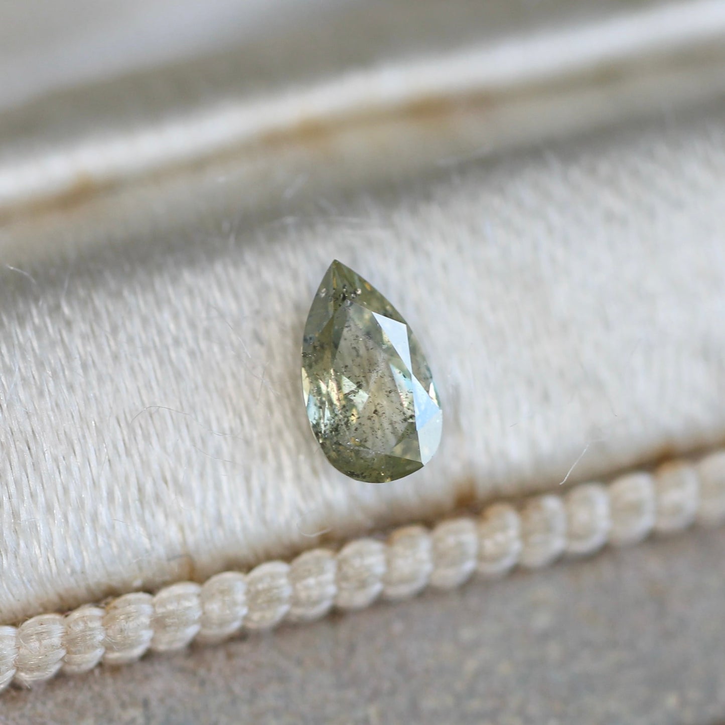 ペアシェイプカット ナチュラルダイヤモンド 0.165ct 4.9mm×2.8mm-1.4mm 【MJ2483】