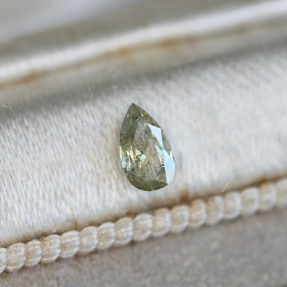 ペアシェイプカット ナチュラルダイヤモンド 0.165ct 4.9mm×2.8mm-1.4mm 【MJ2483】