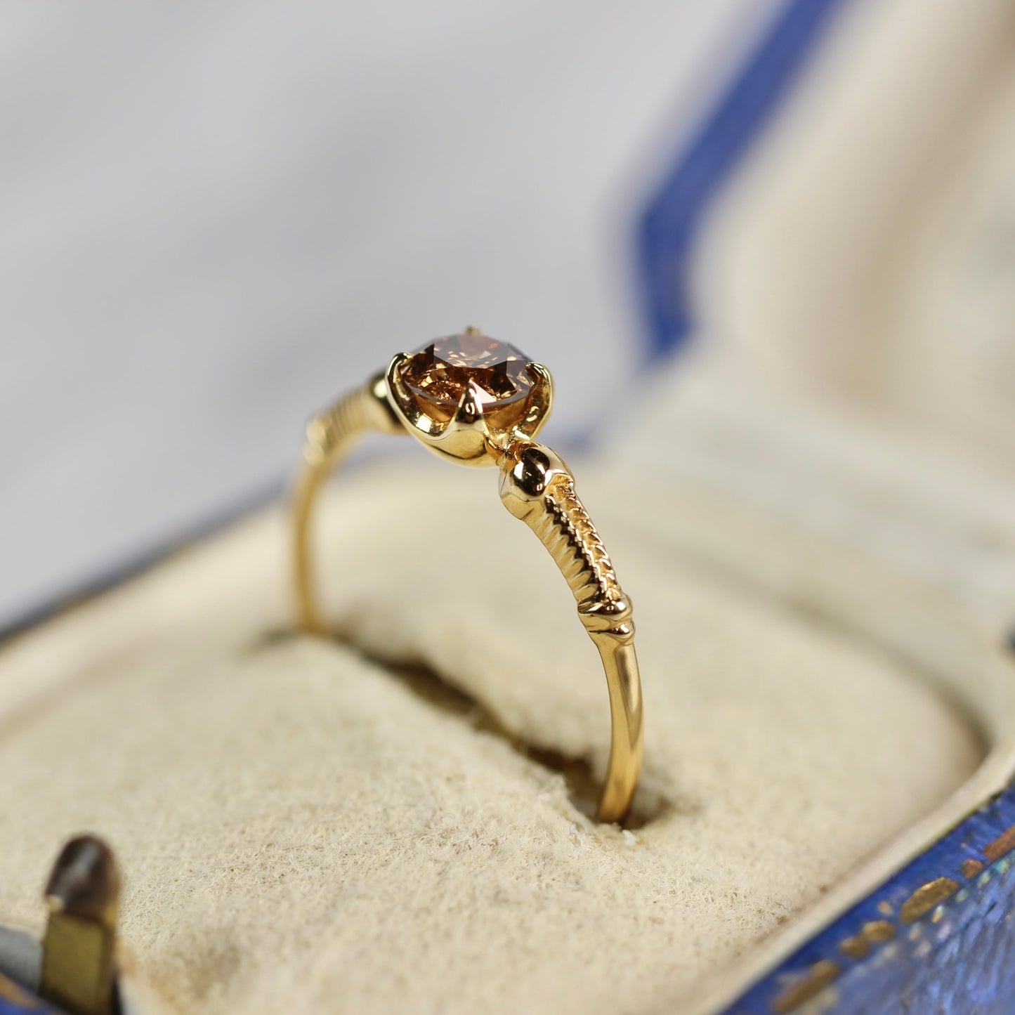 オレンジブラウンダイヤモンド 0.456ct K10YG ラウンドブリリアントカット ４本爪(立て爪)×ヘリンボーンアーム【MJ2837】