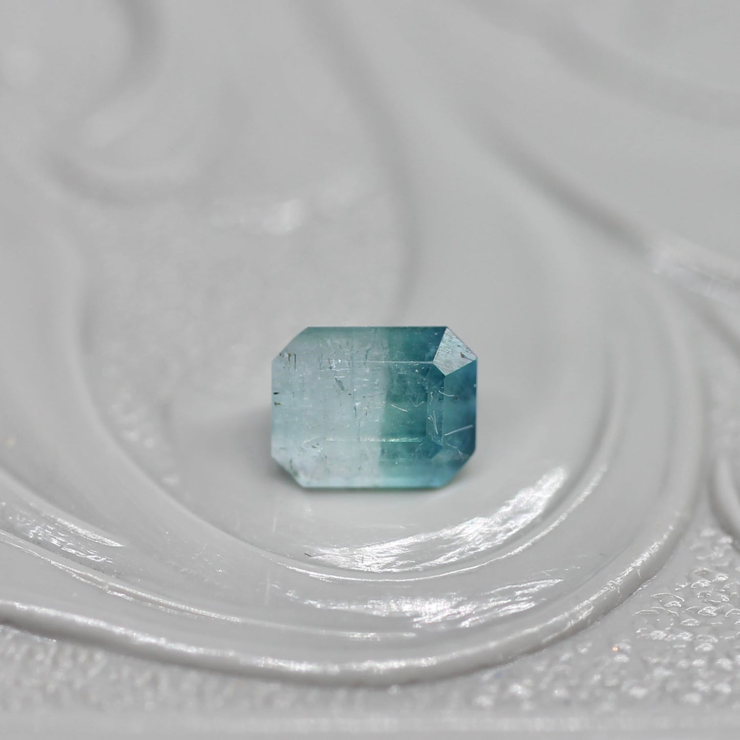 エメラルドカット バイカラートルマリン 0.40ct 4.1mm×3.1mm-2.6mm 【MJ2516】