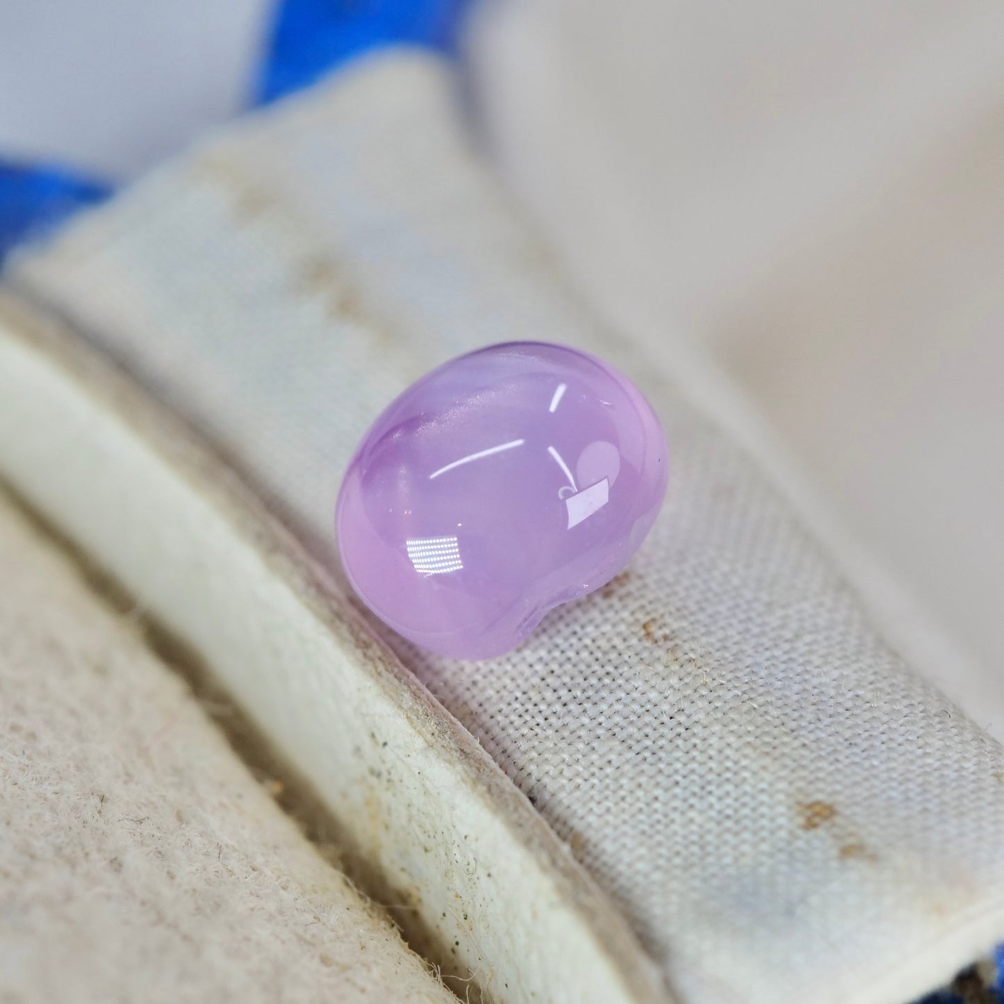 成長線入りスターサファイア 1.18ct カボションカット 5.5mm×4.9mm×3.7mm【MJ2939】