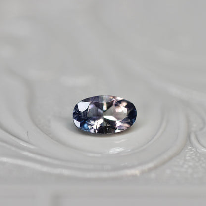 オーバルカット パーティーカラード トルマリン 0.31ct  5.3mm×3.0mm×2.0mm【MJ2578】