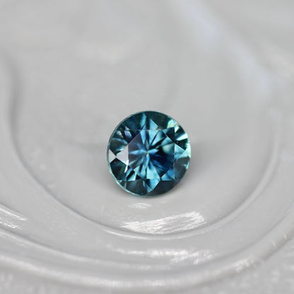 モンタナサファイア 0.25ct ラウンドカット 3.8mm×3.8mm×2.5mm アメリカ・モンタナ州産 風信子【MJ2597】