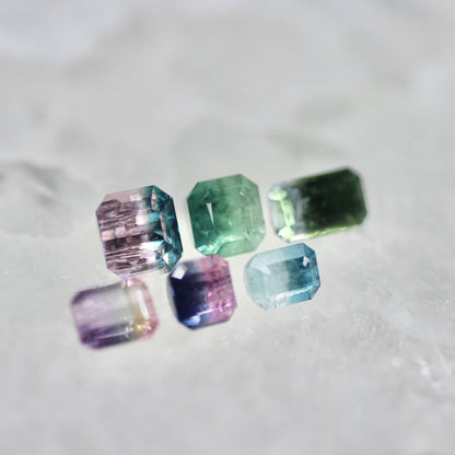 エメラルドカット バイカラートルマリン 0.90ct 5.1mm×4.5mm-4.7mm 【MJ2518】