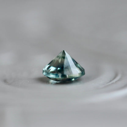 モンタナサファイア 0.25ct 3.7mm アメリカ・モンタナ州産  朝顔【MJ2426】