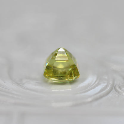 スフェーン 0.82ct ラディアントミックスカット 4.3mm×4.4mm×4.0mm【MJ2722】