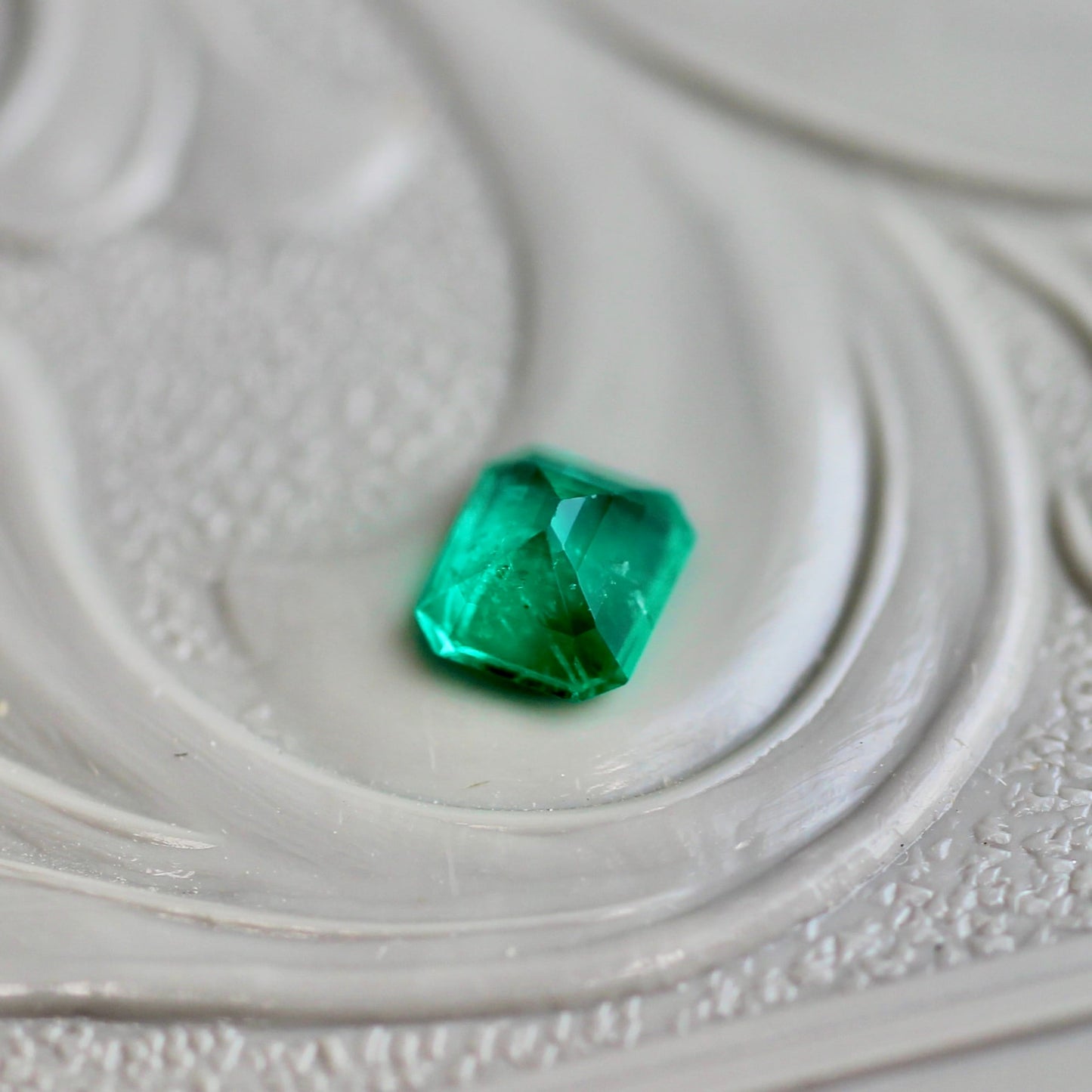 エメラルドカット エメラルド 0.19ct 3.8mm×3.2mm-2.1mm 【MJ2474】