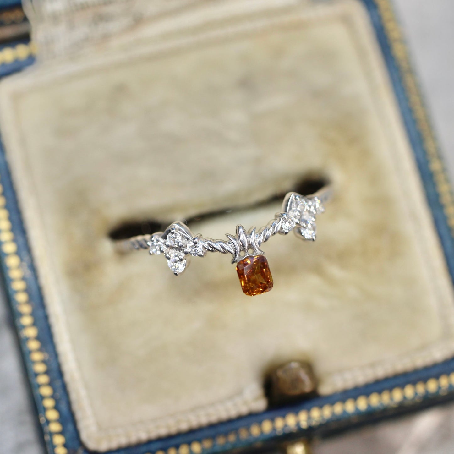 ブラウンダイヤモンド 0.115ct クッションカット 3.1mm×2.2mm×1.6mm【MJ2624】