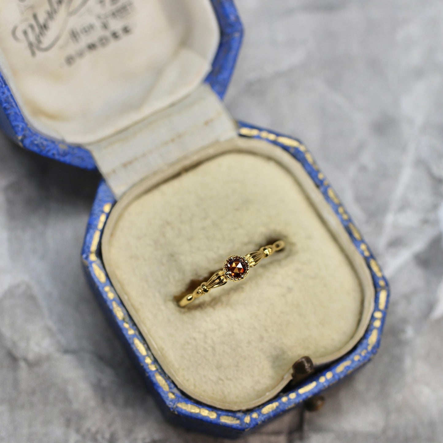 ローズカットブラウンダイヤモンド0.1ct K10YG ミルフレーム×アンティークアーム