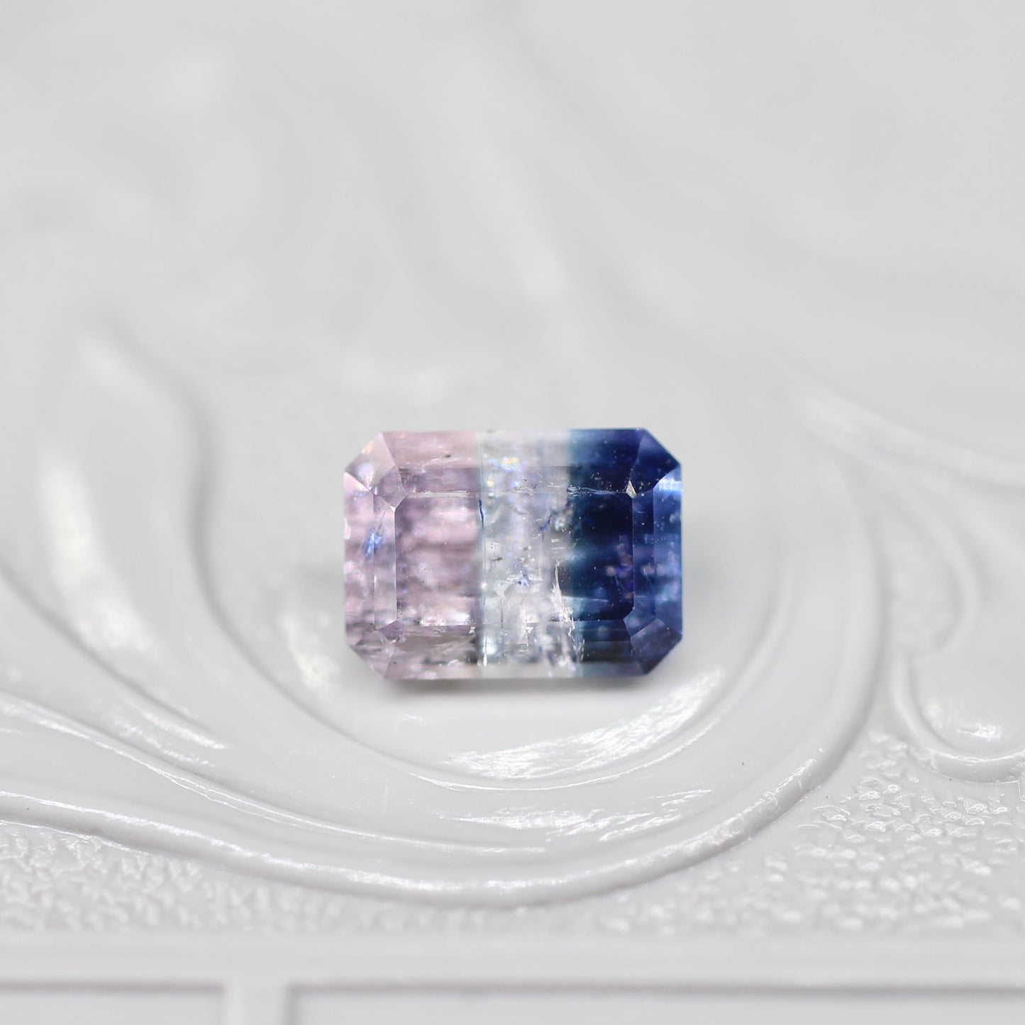 パーティーカラードトルマリン 1.17ct エメラルドカット 6.7mm×4.9mm×4.0mm【MJ2662】