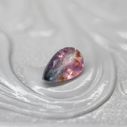 ペアシェイプ パーティーカラード トルマリン 0.34ct  5.7mm×3.6mm×1.9mm【MJ2572】