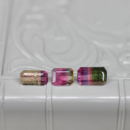 パーティーカラードトルマリン 0.92ct  エメラルドカット 7.2mm×4.4mm×3.4mm【MJ2665】