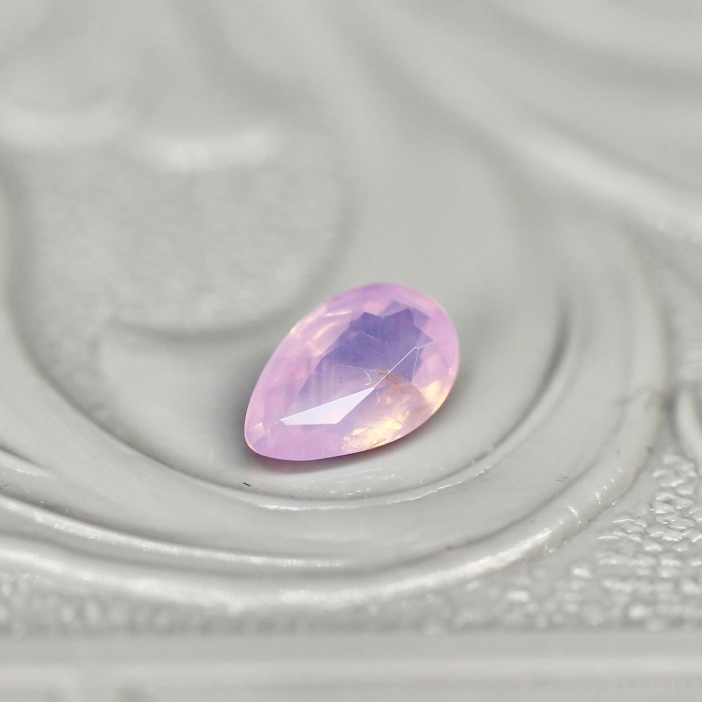 ペアシェイプカット シルキーパープルピンクサファイア　0.26ct  4.7mm×2.9mm×1.7mm 【MJ2522】