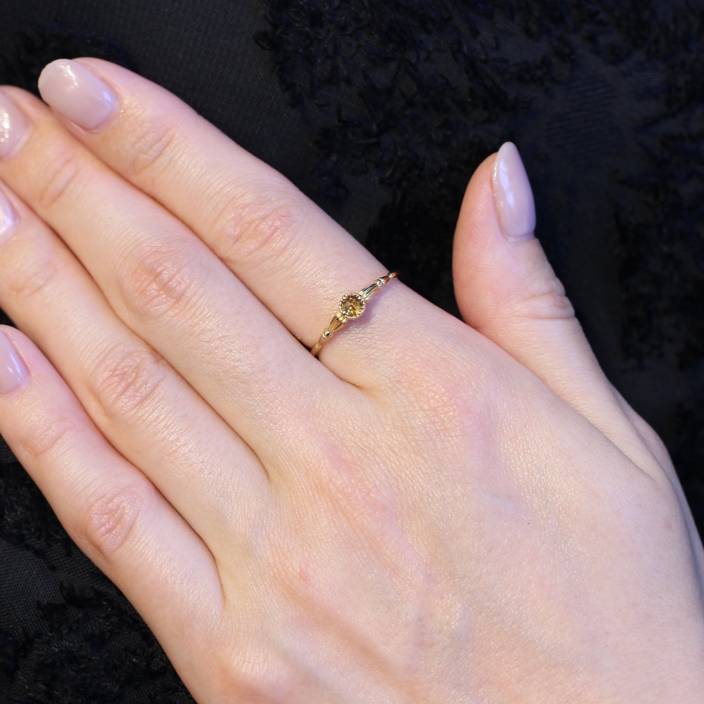 ローズカットブラウンダイヤモンド0.1ct K10YG ミルフレーム×アンティークアーム