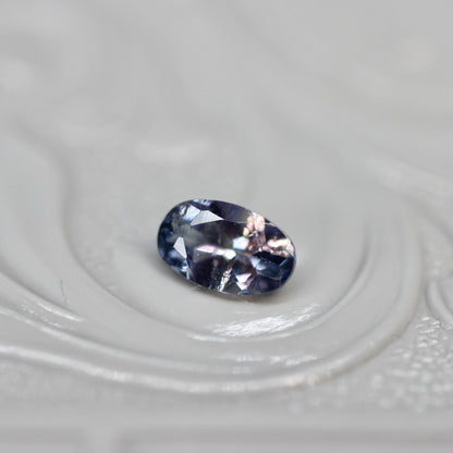 オーバルカット パーティーカラード トルマリン 0.31ct  5.3mm×3.0mm×2.0mm【MJ2578】