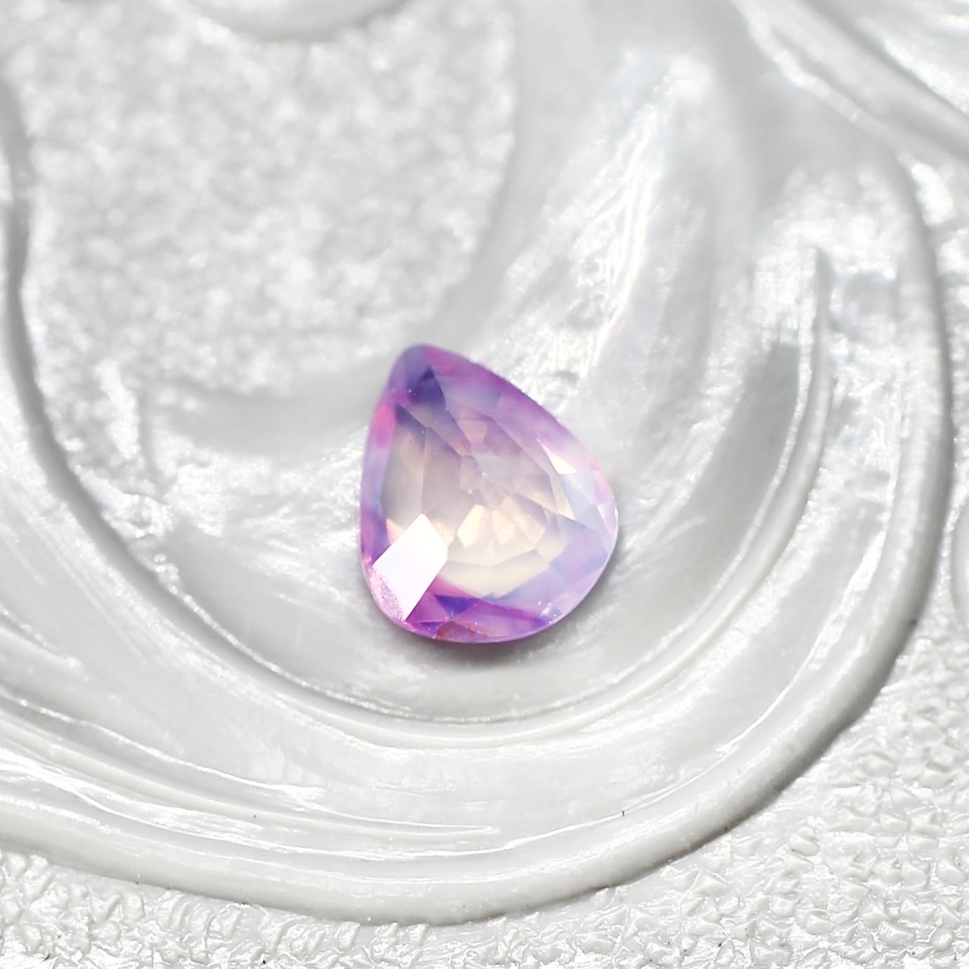 ペアシェイプカット シルキーパープルピンク バイカラーサファイア　0.31ct  4.3mm×3.4mm×1.8mm 【MJ2520】