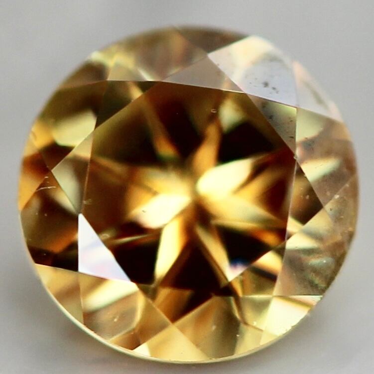 スフェーン 0.11ct 3mm 【MJ2429】