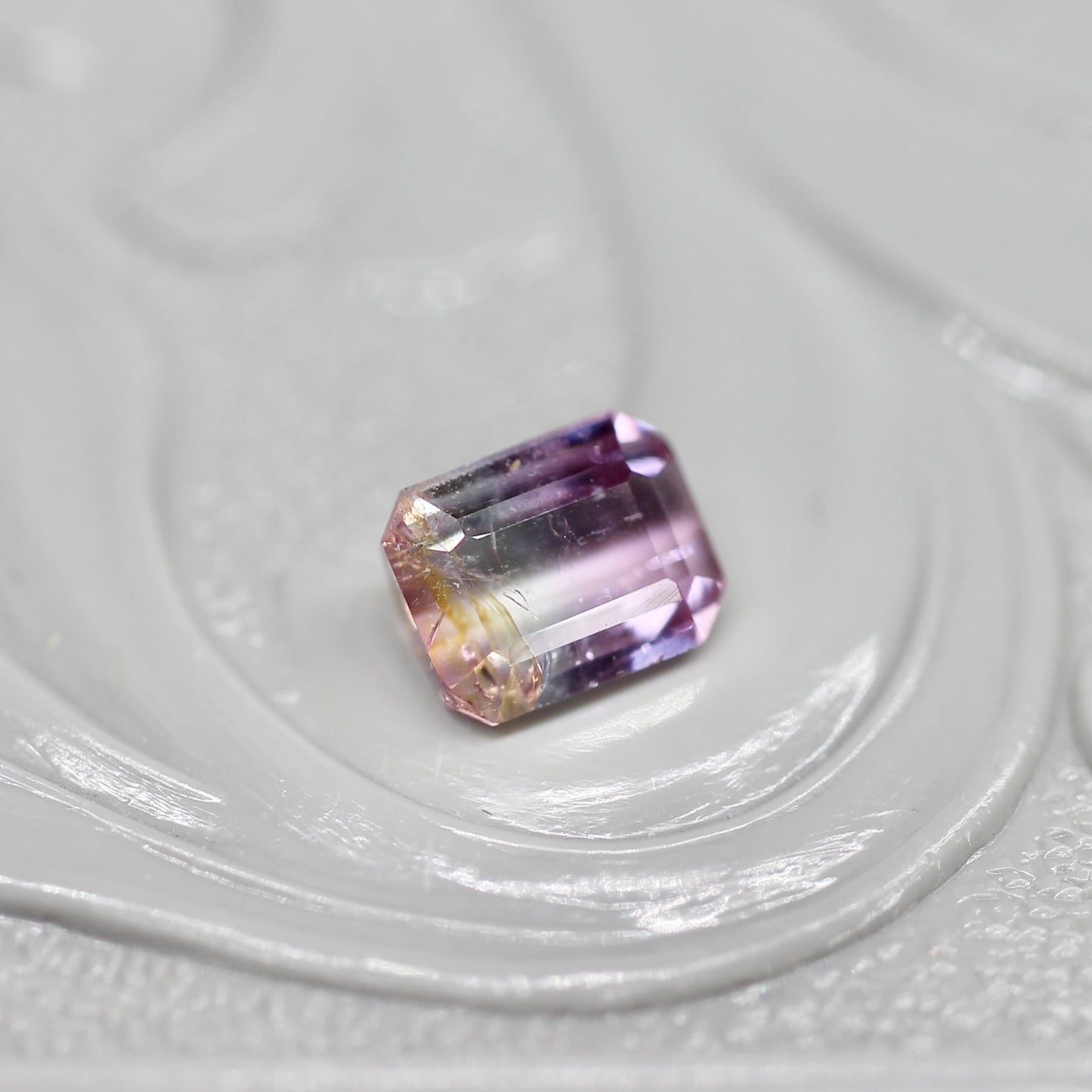 エメラルドカット パーティカラードトルマリン 0.40ct 4.4mm×3.4mm-1.9mm 【MJ2514】