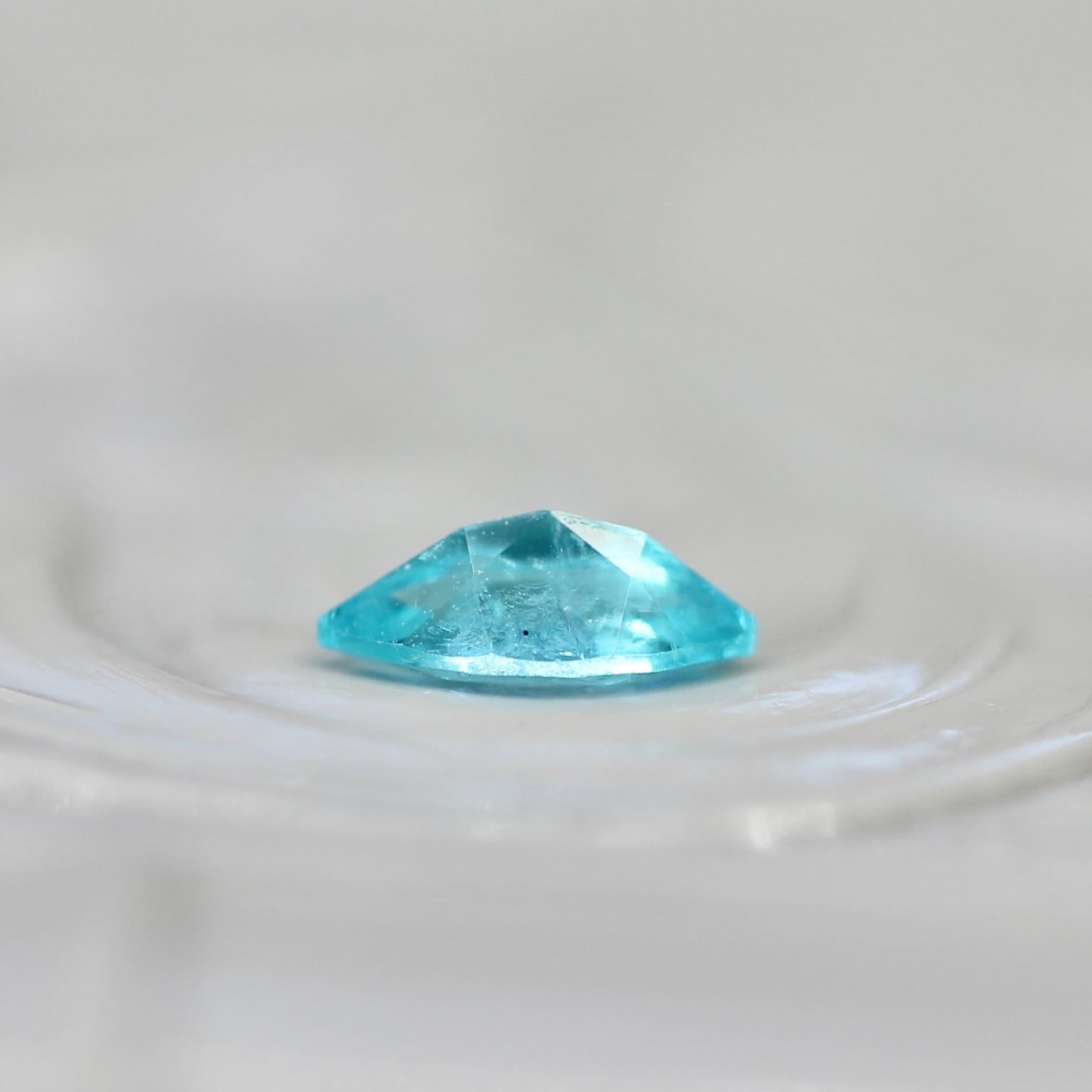 パライバトルマリン 0.165ct ブラジル産 マーキスカット 5.3mm×2.6mm×2.1mm【MJ2719】