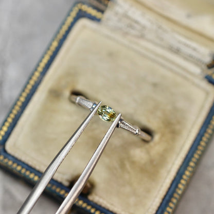 モンタナサファイア 0.23ct オーバルカット 3.6mm×2.6mm×1.8mm  【MJ2635】