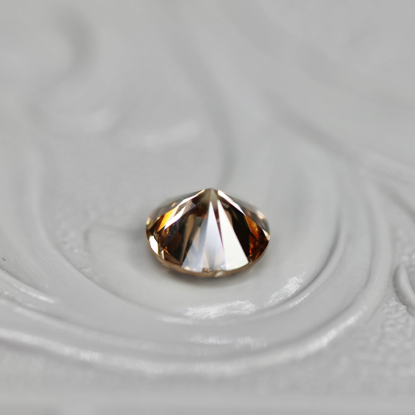 ショコラブラウンダイヤモンド 0.438ct ラウンドブリリアントカット 4.8mm×4.8mm×3.0mm【MJ2681】