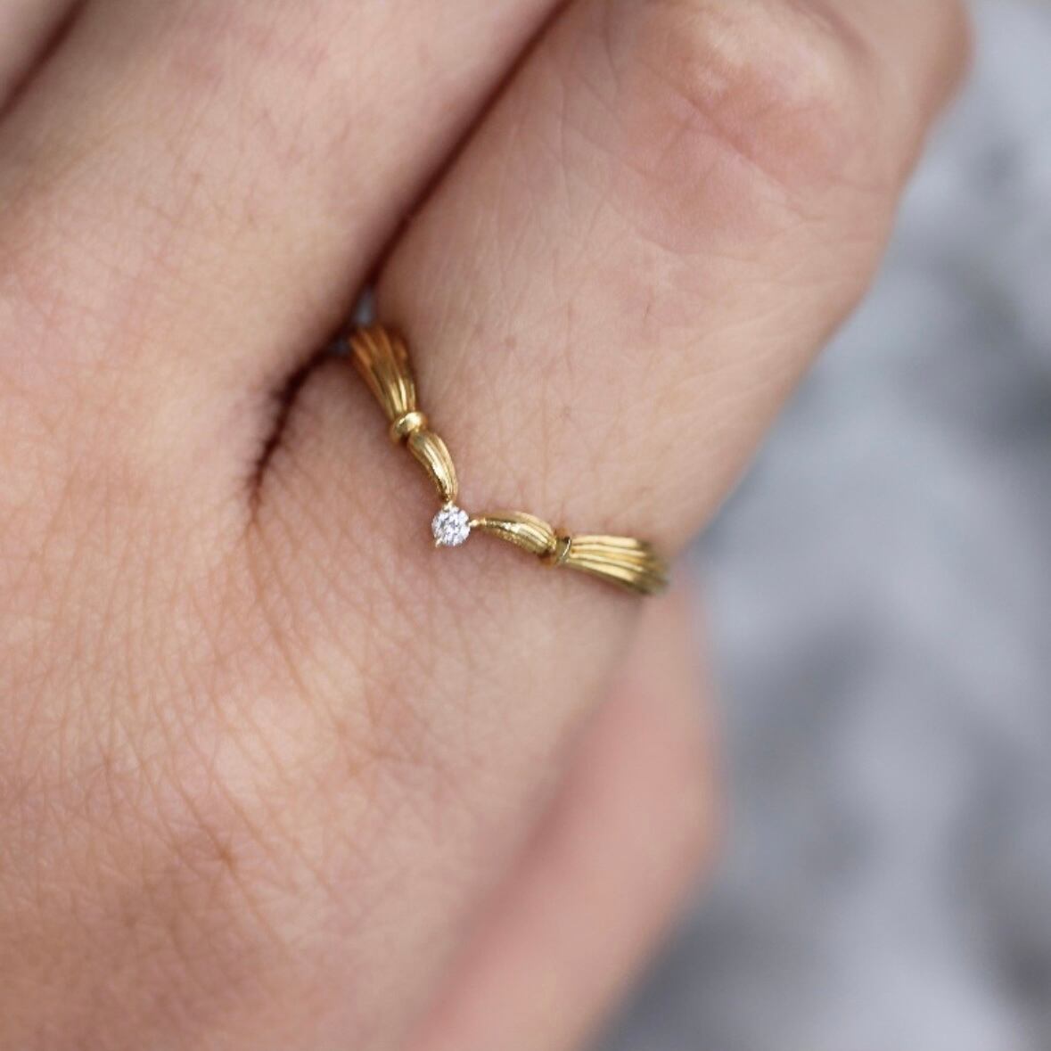 アンティークVリング ダイヤモンド0.02ct VSクラス 【MJ2503】