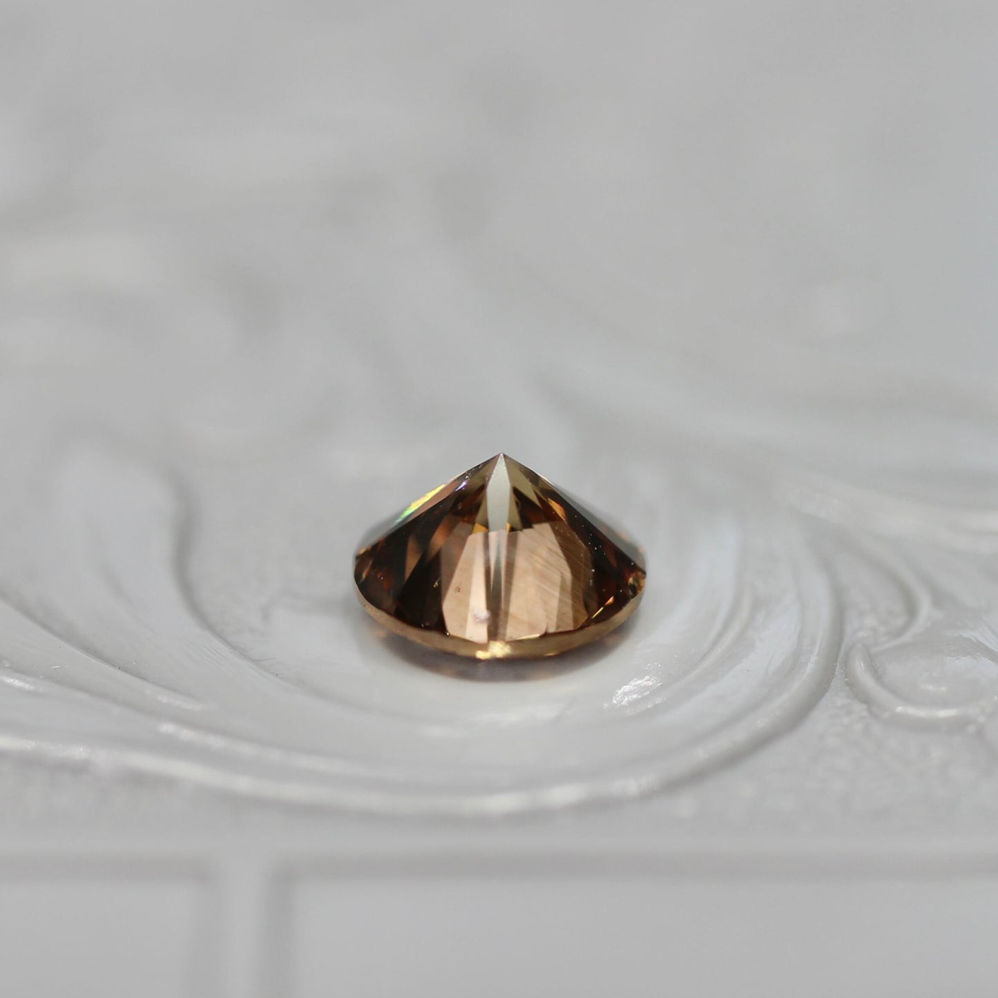 コニャックブラウンダイヤモンド 0.917ct VS-2 Very Good ラウンドブリリアントカット【MJ2677】