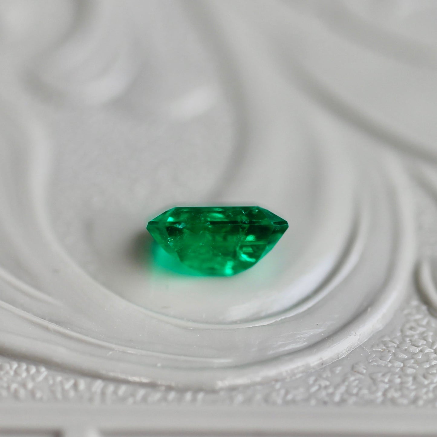 エメラルドカット エメラルド 0.34ct 5.0mm×3.6mm-2.4mm 【MJ2475】