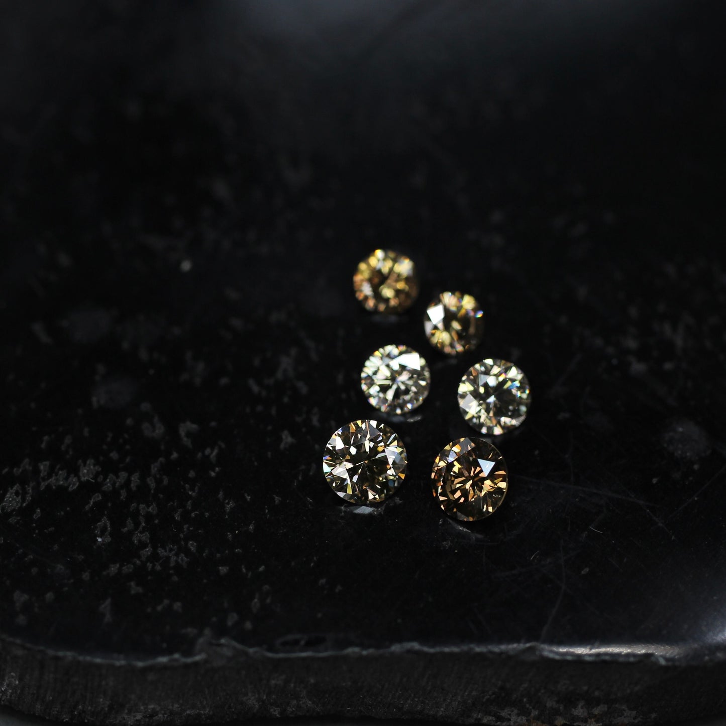 ショコラブラウンダイヤモンド 0.438ct ラウンドブリリアントカット 4.8mm×4.8mm×3.0mm【MJ2681】