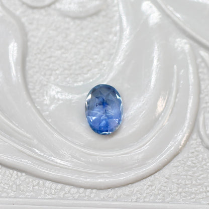 モンタナサファイア 0.22ct オーバルカット 3.6mm×2.6mm×1.9mm  【MJ2634】