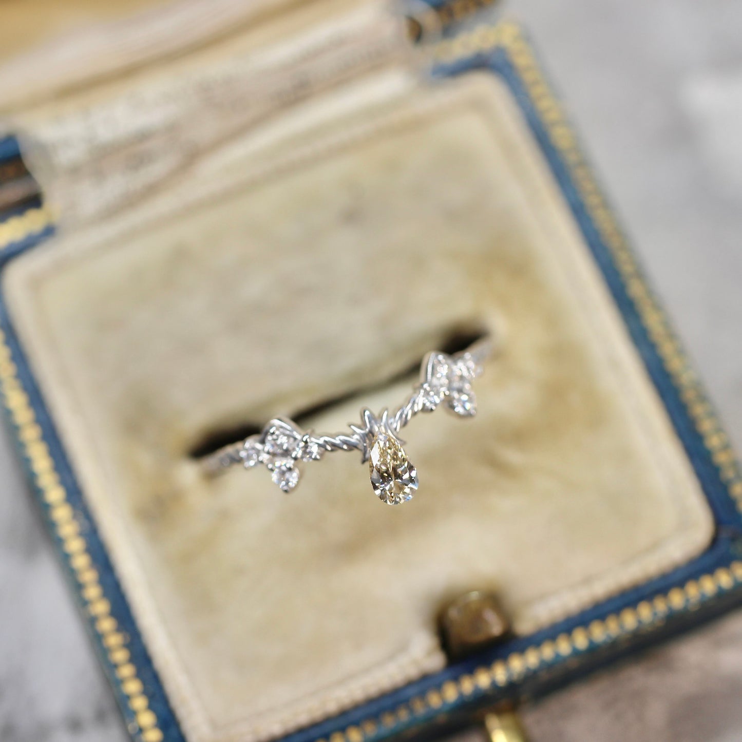 シャンパンブラウンダイヤモンド 0.125ct ペアシェイプカット 4.4mm×2.8mm×1.8mm【MJ2627】