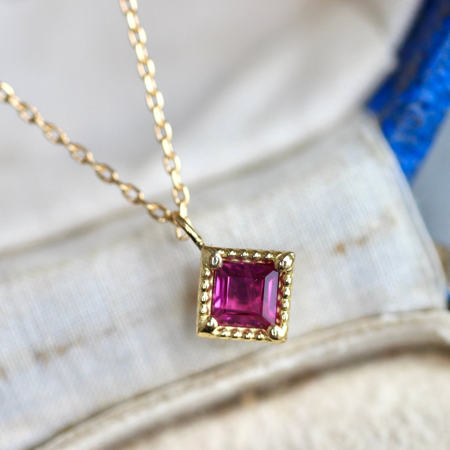 ルビー 0.18ct 3mm×3mm ミルフレーム ネックレス 【MJ2448】