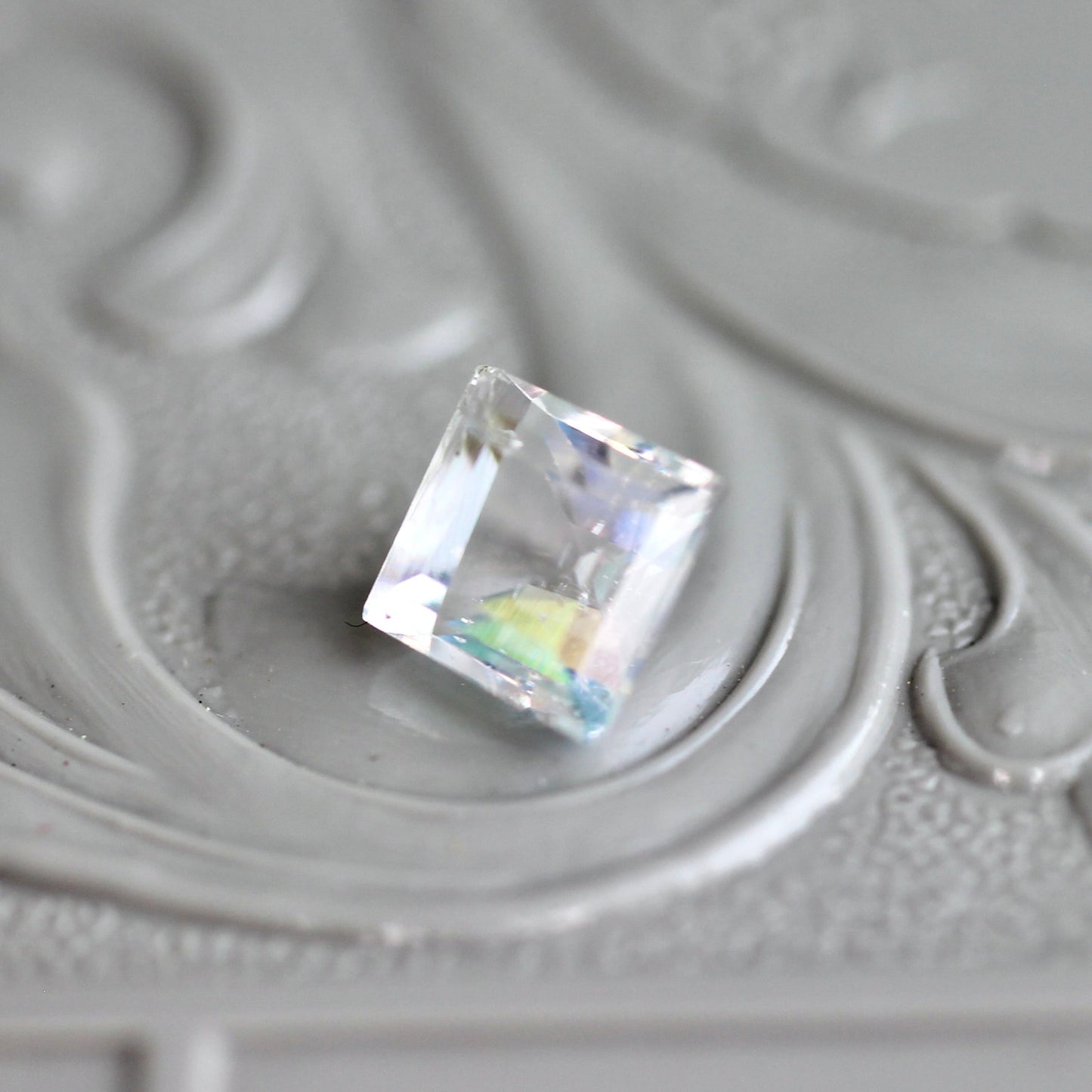 アンデシンラブラドライト 0.645ct 5×5mm マラウイ産 レインボームーンストーン 【MJ2450】