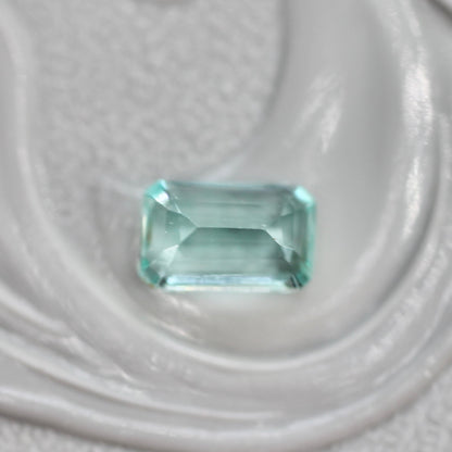 パライバカラーベリル 0.27ct エメラルドカット 5.2mm×3.3mm×2.5mm【MJ2716】