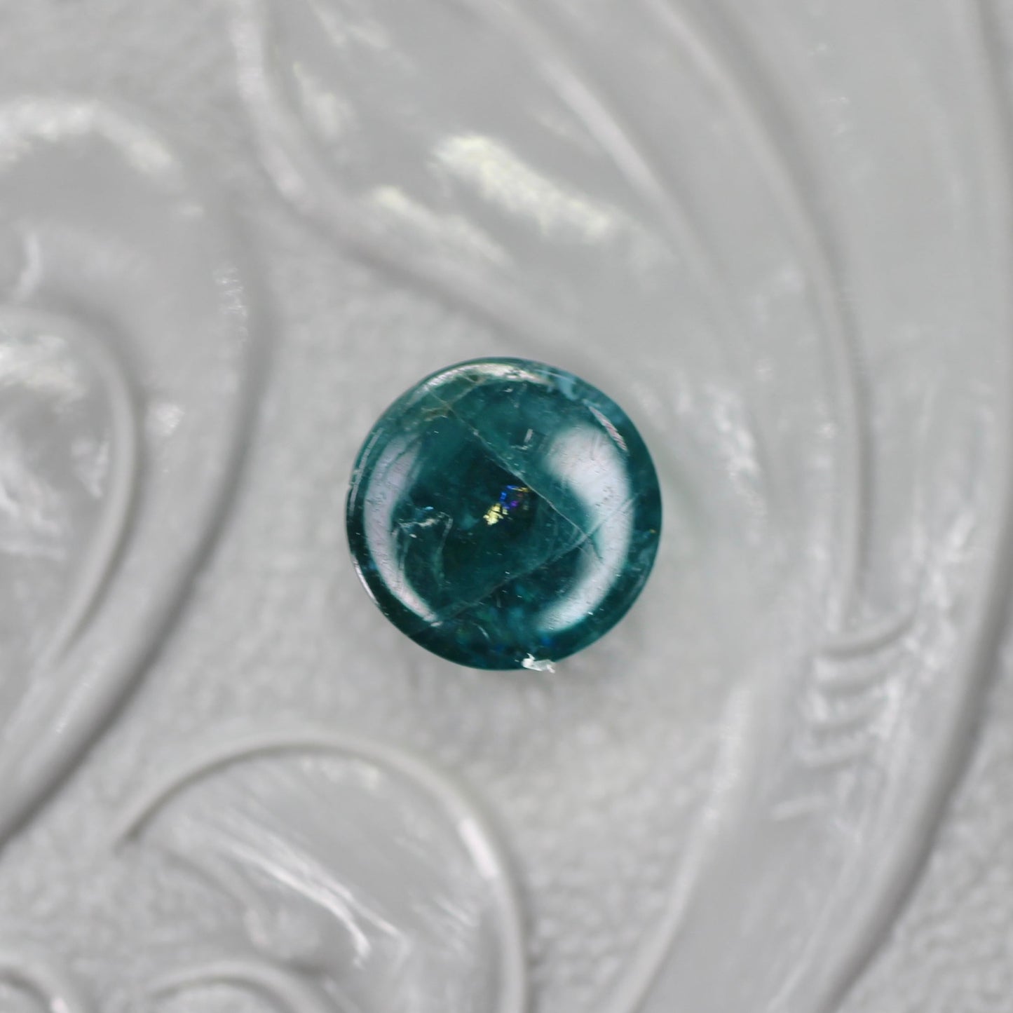 グランディディエライト 0.58ct カボションカット  4.9mm×4.9mm×2.8mm【MJ2738】