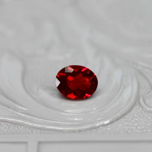 レッドラブラドライト 0.32ct オーバルカット 5.2mm×4.2mm×3.0mm【MJ2698】