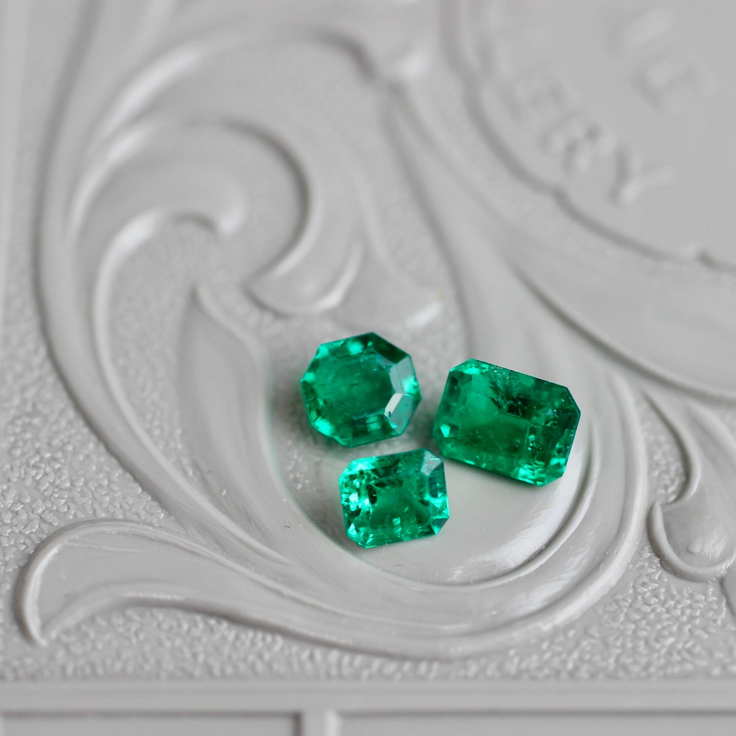 エメラルドカット エメラルド 0.34ct 5.0mm×3.6mm-2.4mm 【MJ2475】