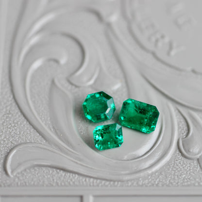 エメラルドカット エメラルド 0.34ct 5.0mm×3.6mm-2.4mm 【MJ2475】