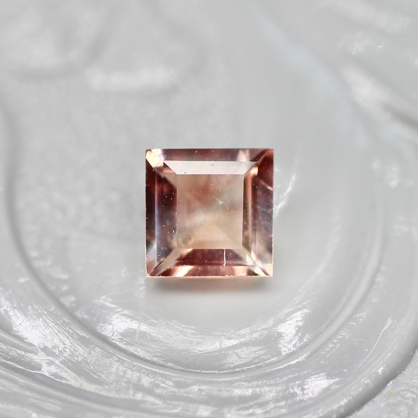 バイカラーラブラドライト 0.30ct スクエアカット 4.3mm×4.2mm×2.5mm【MJ2696】