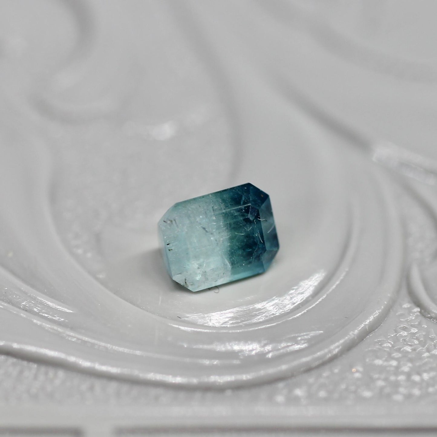 エメラルドカット バイカラートルマリン 0.40ct 4.1mm×3.1mm-2.6mm 【MJ2516】