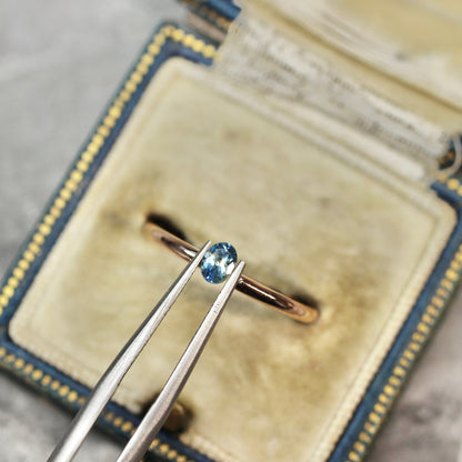 モンタナサファイア 0.19ct オーバルカット 3.7mm×2.6mm×1.7mm  【MJ2637】