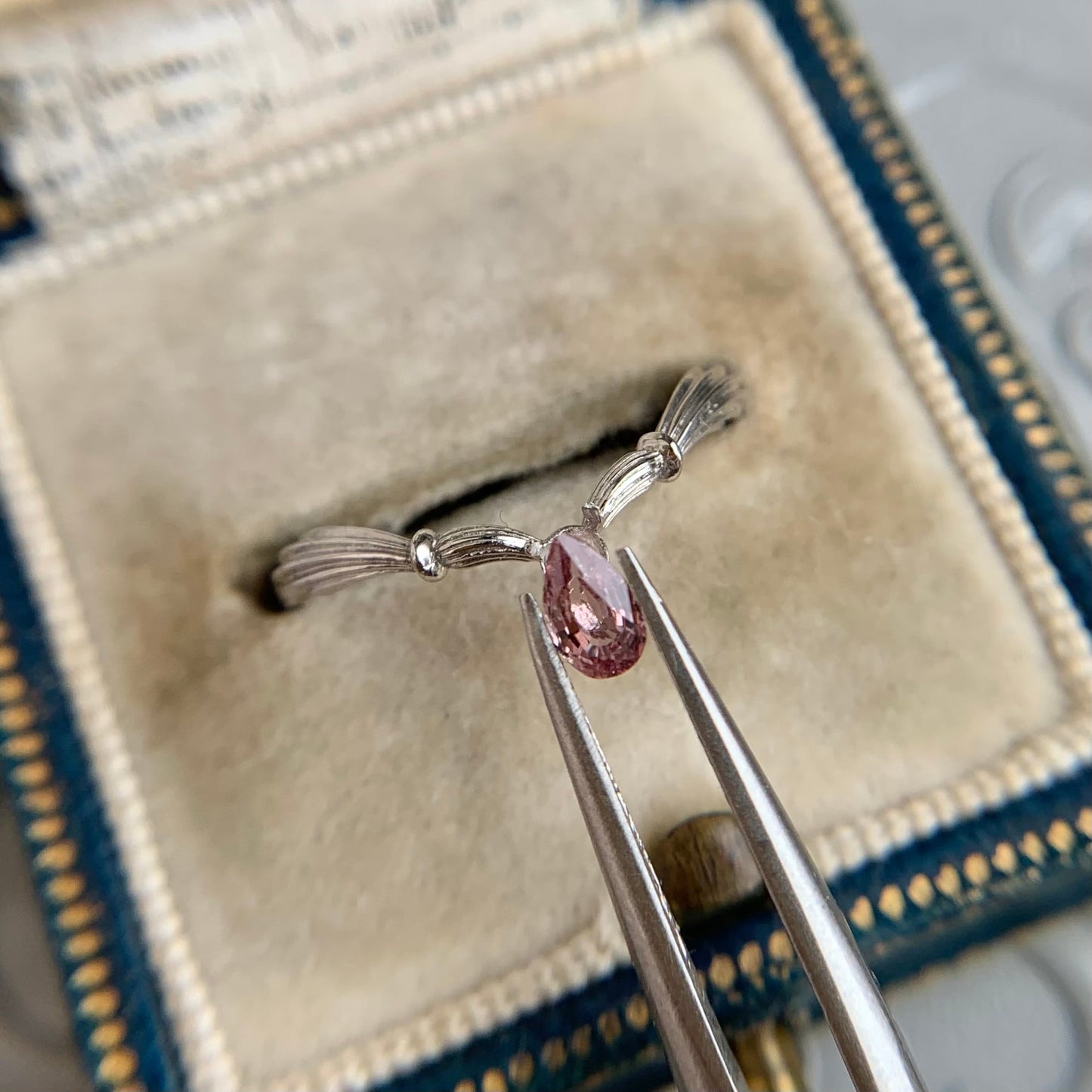 パパラチアサファイア 0.248ct 3mm×5mm ペアシェイプカット ソーティング付き【MJ2430】