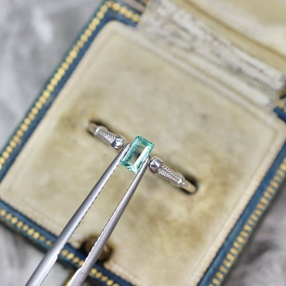 パライバカラーベリル 0.24ct スクエアカット 5.3mm×3.2mm×2.2mm【MJ2717】