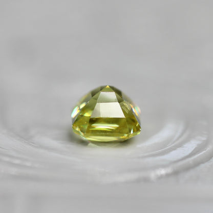 スフェーン 0.50ct ラディアントミックスカット 4.0mm×3.7mm×2.8mm【MJ2724】